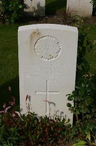 Dozinghem Military Cemetery - Smith, John